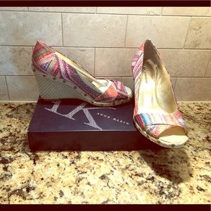 AK 3 1/2 in multi color wedge espadrilles